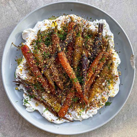 Sticky Za’atar Carrots with Spicy Dukkah & Labneh - Zena's Kitchen Zatar Roasted Carrots, Roasted Carrots With Labneh, Zaatar Carrots, Miso Carrots, Hot Honey Carrots, Carrot Butter, Zatar Recipes, Vegan Tapas, Green Tahini