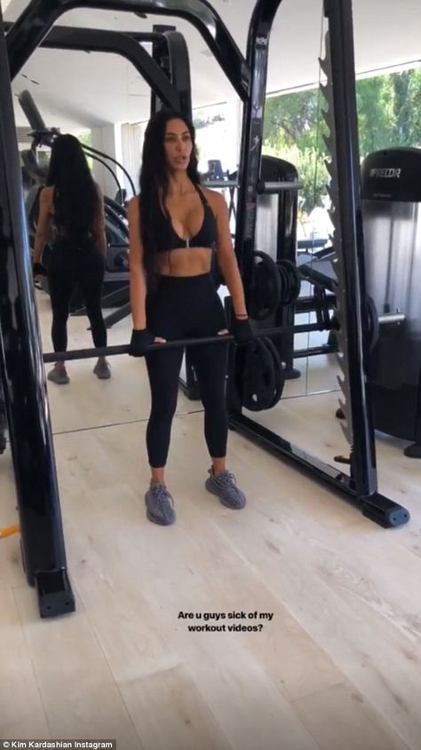 Get in shape like Kim Kardashian in Yeezy sneakers #DailyMail Kim Kardashian In Yeezy, Kim Kardashian Workout, Kardashian Casual Outfit, Kim Kardashian Yeezy, Kardashian Workout, Kylie Jenner Body, Kardashian Home, Kim Kardashian Makeup, Kim Kardashian Outfits