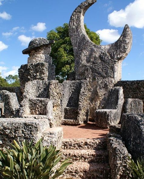 Coral Castle Coral Castle, Amazing Places To Visit, Lake Havasu City, Roadside Attractions, Stone Sculpture, Stonehenge, Epic Games, Sea Blue, The Trip