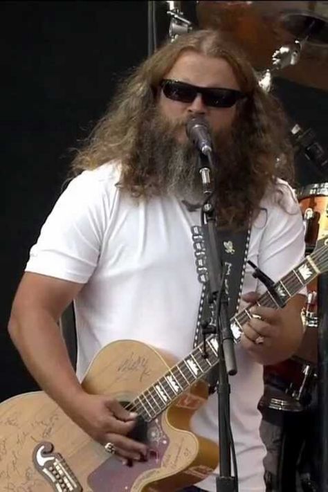 Jamey Johnson is one of the most popular US country singers, as well as being the author of songs that he performs himself. Jamie Johnson, Jamey Johnson, Music Heals, Concert Tickets, Country Singers, Buy Tickets, Singers, Dates, Singing