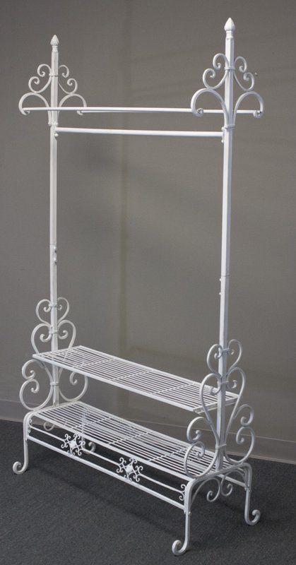 Orchid Design, Clothes Racks, Garment Rack, Metal Furniture Design, Farmhouse Traditional, Casa Vintage, Pretty Room, Garment Racks, Iron Furniture