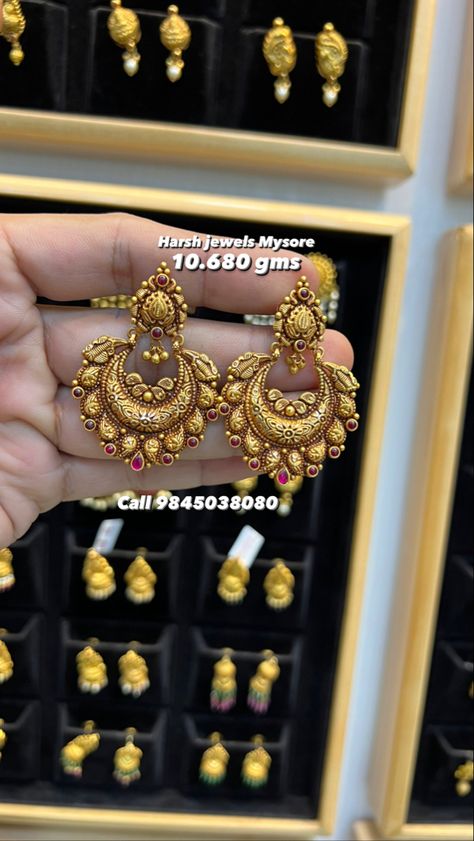 Harsh Jewels, Chandbali Earrings Gold Antiques, Antique Bangles Design, Latest Necklace Design, Pretty Gold Necklaces, Latest Earrings Design, Antique Gold Earrings, Neck Pieces Jewelry, Antique Necklaces Design