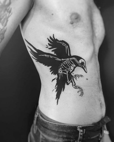 Bird Skull Tattoo, Crow Tattoo Design, Beetle Tattoo, Zelda Tattoo, Waist Tattoos, Funky Tattoos, Bone Tattoos, Bijoux Art Nouveau, Crow Tattoo