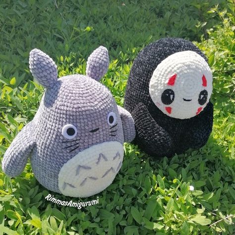 Totoro Amigurumi, Crochet Totoro, Easy Crochet Animals, Confection Au Crochet, Crochet Design Pattern, Kawaii Crochet, Crochet Simple, Crochet Fashion Patterns, Fun Crochet Projects