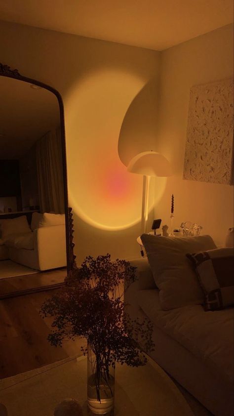 Fall Apartment, Projector In Bedroom, Apartment Details, Selfie Party, Fall Room, Sunset Lamp, Photography Selfie, Cosy Room, Future Apartment Decor