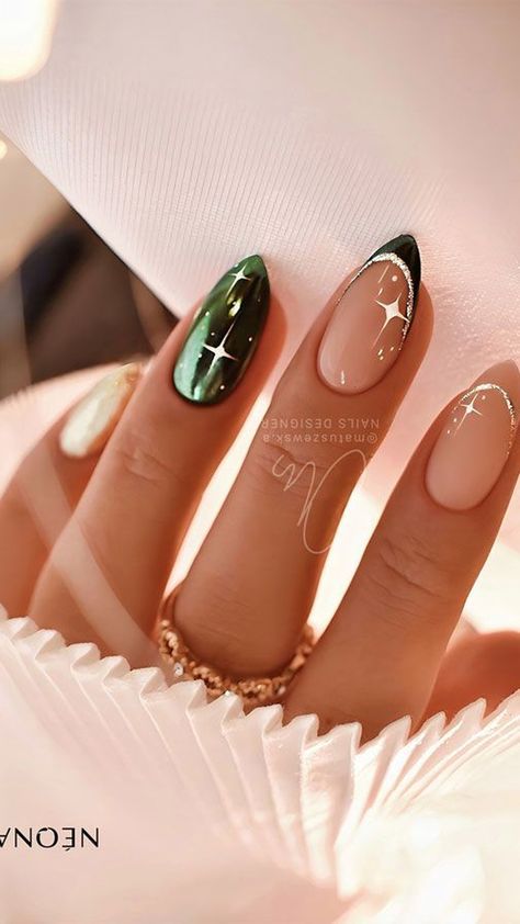 Stay on-trend this season with 25 Minimalistic Christmas Nails for a Subtle Festive Touch! These designs combine festive charm with modern minimalism, featuring clean lines, soft colors, and delicate holiday patterns. Perfect for any celebration! #MinimalChristmasNailInspo #FestiveButClassy #HolidayManicureIdeas #ElegantNailArt #ChristmasStyle2023 Simple Christmas Nail, Candy Cane Nails, Christmas Gel, December Nails, Holiday Nail Designs, Winter Nails Acrylic, Cute Christmas Nails, Christmas Gel Nails, Christmas Nails Easy