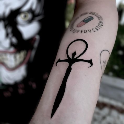 Vampire Ankh Tattoo, Vampire Symbol Tattoo, Vampire The Masquerade Tattoo, Vampire Tattoo Ideas, Vampire Symbols, Ankh Tattoos, Masquerade Tattoo, Vampire Tattoos, Vampire Ankh