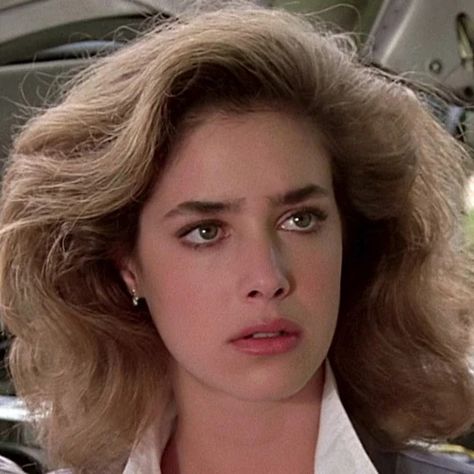 Jennifer Back To The Future, 80s Face Claims, 80s Fashion Ideas, Claudia Wells, 80s Girl, Ramona Flowers, Michael J Fox, J Fox, Hair Catalog