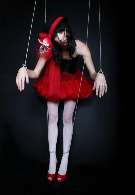 Human Marionette, Puppet On Strings, Marionette Costume, Halloween Costume Ideas For Adults, Adult Costume Ideas, Human Puppet, Puppet On A String, Puppet Strings, Easy Halloween Costume Ideas