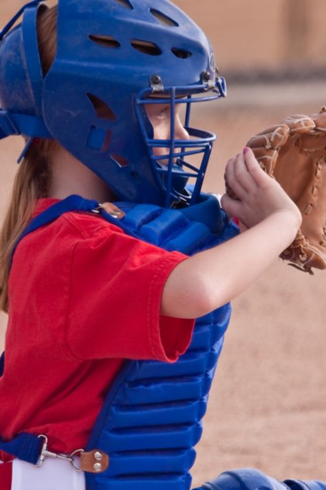 8U softball catchers are an integral part of the team! Responsible for receiving pitches. And making accurate throws to bases, and blocking balls in the dirt. Catcher drills are essential for developing these skills and improving performance. The right drills can help 8U catchers build confidence, improve their technique. This will help them become more comfortable behind the plate. Catchers Drills, Softball Catcher Drills, Softball Bats Fastpitch, Softball Stuff, Softball Catcher, Softball Bats, Drills, The Team, Softball