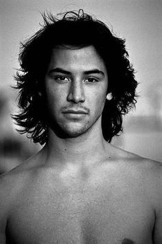 26 Retro Pics That Are The Definition Of Old School Cool - Ftw Gallery 80s Photography, Keanu Reeves Young, Retro Pictures, Keanu Charles Reeves, The Boogeyman, Corte De Cabelo Masculino, Fast Paced, Keanu Reeves, Good Looking Men