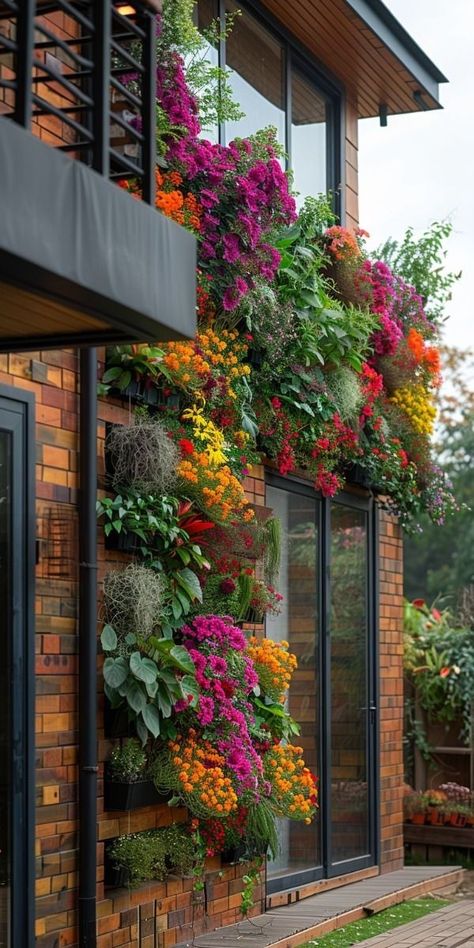 Green Wall Interior Design, Balcony Herbs, Green Wall Interior, Interior Green Wall, Green Wall Design, Artificial Green Wall, Wall Design Ideas, Pigeon Breeds, Vertical Garden Design