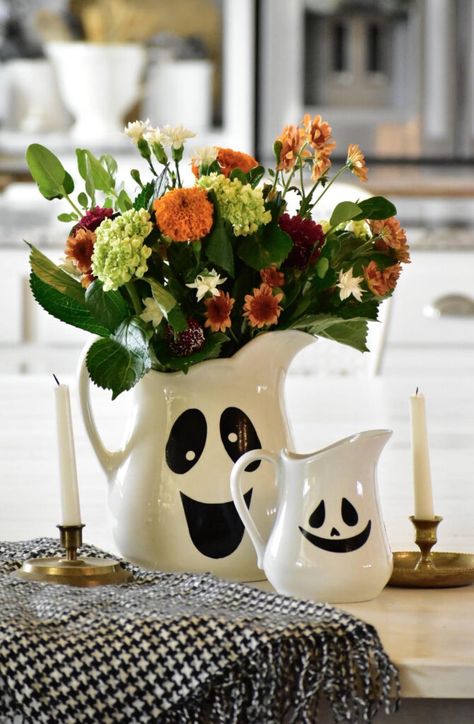 Thanksgiving Buffet Table, White Pitchers, Simple Halloween Decor, Decorating Halloween, Neutral Halloween, Disney Wreath, Halloween Decorating Ideas, Witches Night Out, Idea For Halloween