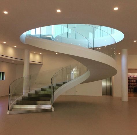 Semi Circle Staircase, Round Staircase Design, Round Stairs Design, Spiral Steps, Round Staircase, Helical Staircase, Staircase Glass, Staircase Modern, Stair Design Architecture