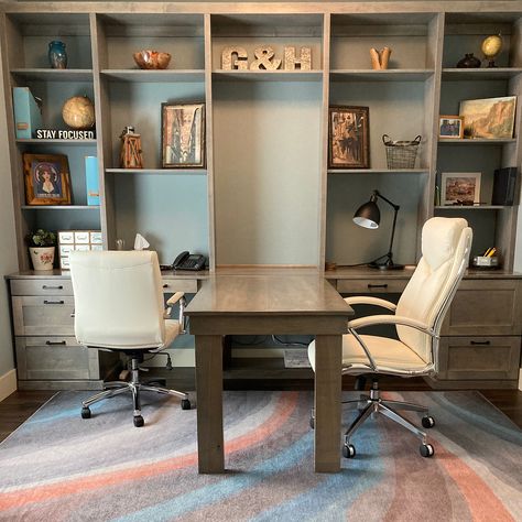 Peninsula Desk, Custom Bookshelves, Office Built Ins, Home Office Cabinets, Frameless Cabinets, Flat Pack Furniture, Bookshelf Storage, Craft Room Office, Office Room