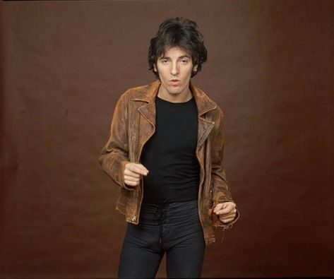 Bruce Springsteen by Lynn Goldsmith, 1978 🧡 Bruce Springsteen Quotes, Jeans Leather Jacket, Bruce Springsteen The Boss, Lynn Goldsmith, E Street Band, Roy Orbison, Born To Run, Creative Images, I Love Music