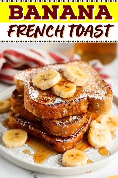 This banana french toast recipe brings a sweet twist to your morning routine! Featuring thick brioche soaked in banana-cinnamon batter, it's drool-worthy. Banana Topping, Toast Hawaii, Grill Dessert, Bananas Foster French Toast, Challah French Toast, Banana French Toast, Best French Toast, Make French Toast, Cinnamon French Toast