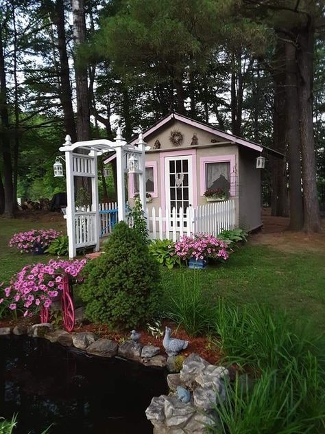 Mini Cottage Small Houses, She Shed Interior Ideas, She Shed Interior, Amazing Sheds, Girls Playhouse, Cottage Porch, Shed Interior, Craft Shed, Cottage Retreat