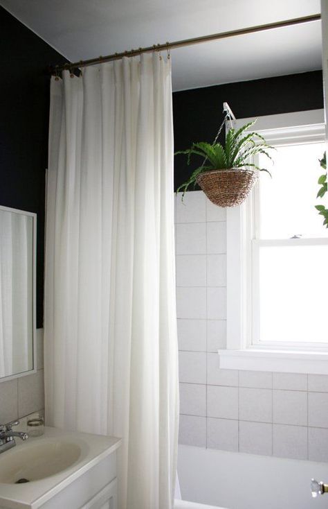 Easy Bathroom Upgrades, Bathroom Plants Decor, Makeover Kamar Mandi, Modern Shower Curtains, Small Bathroom Ideas Modern, White Shower Curtain, Bathroom Windows, Apartment Bathroom, Trendy Bathroom