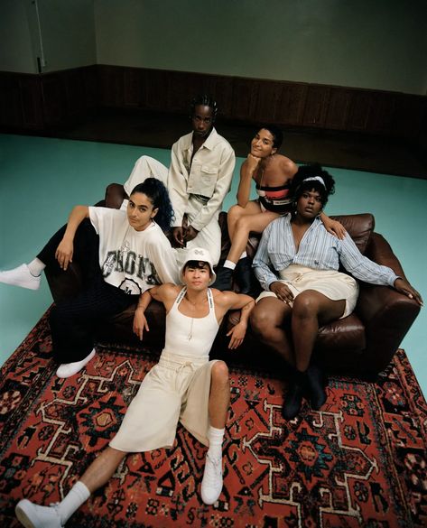 Indya Moore, Group Photo Poses, Christian Marclay, Band Photoshoot, Group Poses, A Group Of People, Photographie Portrait Inspiration, Group Photography, People Poses