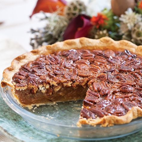 This scrumptious salted caramel pecan pie is packed with flavor. Paula Deen Pecan Pie, Pecan Pie Paula Deen, Salted Caramel Pecan Pie, Pecan Pie Recipes, Caramel Pecan Pie, Homemade Pecan Pie, Homemade Cherry Pies, Homemade Chicken Pot Pie, Paula Dean