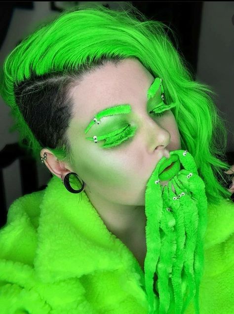 Weird Hair, Hair Color Ideas, Green Hair, Reaction Pictures, Hair Inspo, Hair Color, Human, Hair Styles, Makeup