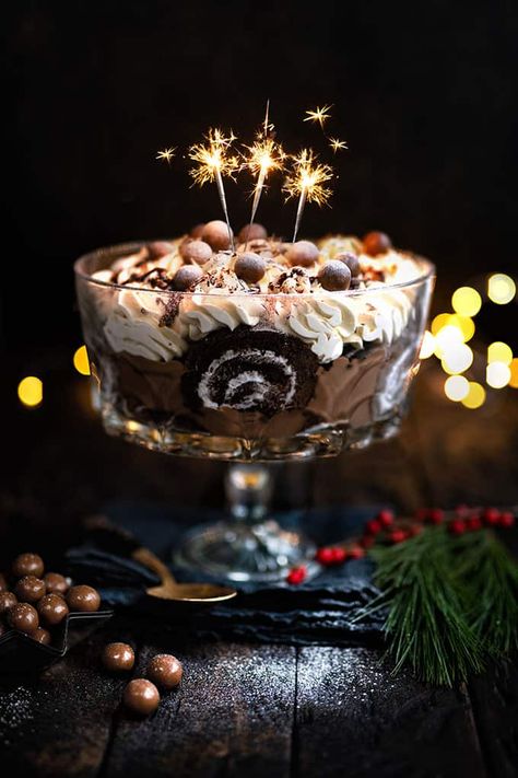 This stunning chocolate and Nutella trifle is the perfect quick and easy dessert! It can feed a crowd, be made ahead of time and requires zero effort. #easydessert #trifle #chocolate #chocolatetrifle #nutella #baileys #christmasdessert #birthday #nobake #supergoldenbakes #foodphotography Nutella Trifle, Trifle Ideas, Easy Chocolate Trifle, Trifle Dessert Recipes, Nutella Recipes Easy, Molten Chocolate Lava Cake, Best Christmas Desserts, Orange Chocolate Cake, Dessert Recipes For Kids