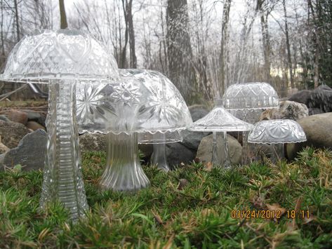 Dishfunctional Designs: Creative Things To Make With Old Crystal & Glassware USED Yard Sale Finds, Garden Mushrooms, Glass Garden Art, Glass Mushrooms, Unique Gardens, Glass Garden, Garden Crafts, Land Art, The Grass