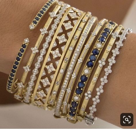 Indian Bracelets Gold, Indian Bracelets, Diamond Bangles, Bangles Gold, Jewelry Designing, Antique Jewellery Designs, Gold Jewelry Simple Necklace, Stackable Bangles, Accesories Jewelry