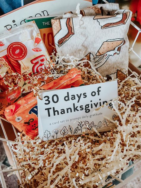 9 Ideas for Thanksgiving Gift Basket for Kids - Stef Hubble Thanksgiving Themed Gifts, Thanksgiving Occasion Bin, Thanksgiving Basket For Kids, Thankful Basket Ideas, Movie Basket Gift, Thanksgiving Gift Basket, Thanksgiving Baskets, Kids Art Table, Fall Gift Baskets