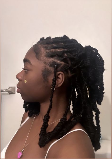 Soft Locs + Barrel Ends by Temia💕 Soft Locs With Barrel Ends Hairstyles, Soft Locs With Barrel Ends, Barrel Locs, Faux Locs Styles, Soft Locs, Easy Hair, Locs Hairstyles, Loc Styles, Pretty Hair