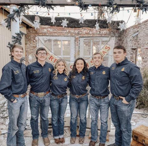 Ffa Photo Backdrop, Ffa State Convention Packing List, Ffa National Convention Outfits, Ffa Convention Outfits, Ffa Paintings Ideas, Ffa Sae Projects Ideas, Ffa Dress Up Days, Ffa Table Decorations, Ffa Officer Team Pictures