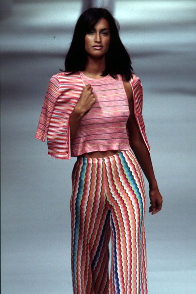 Missoni 23 Party Outfit Grunge, Outfit Inspirations 90s, 90s Outfit Inspiration, 90s Fashion Party, Missoni Fashion, Yasmeen Ghauri, Outfit Grunge, Outfit 90s, 90s Fashion Outfits