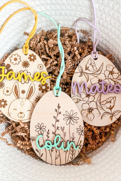 This fun and colorful egg tag is a perfect addition for you personalized easter basket. This egg name tag can be personalized with your little one first name, nick name or first and second name. 
Lalaland wooden personalized Easter basket pendant can be a beautiful decoration during Easter for many many years. Egg Names, Wooden Name Tags, Nametags For Kids, Baby Easter Basket, Personalized Easter Eggs, Laser Cut Wood Crafts, Kids Easter Basket, Easter Basket Tags, Laser Engraved Ideas