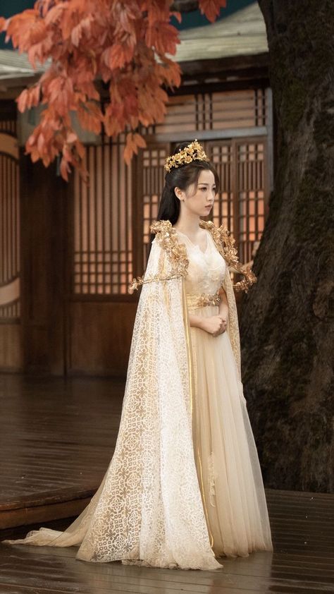 Hanbok Wedding Dress, Chinese Princess Dress, Chinese Clothing Traditional, Chinese Fancy Dress, Film China, Traditional Asian Dress, Chinese Princess, Chinese Traditional Costume, Chinese Style Dress