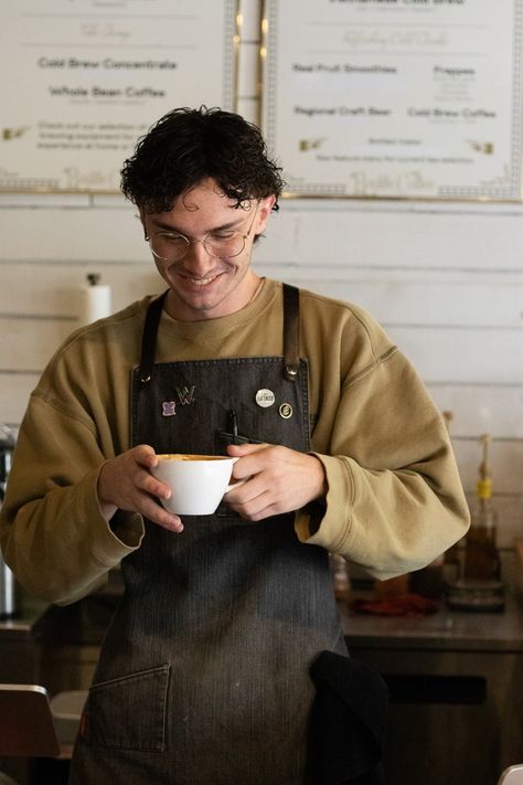 BonLife Coffee Roasters employee spotlight specialty coffee behind the scenes barista life. Male Barista Aesthetic, Cafe Event Ideas, Ulzzang Barista, People Having Coffee, Coffee Lifestyle Photography, Barista Photography, Cozy Coffee Aesthetic, Cafe Worker, Barista Aesthetic