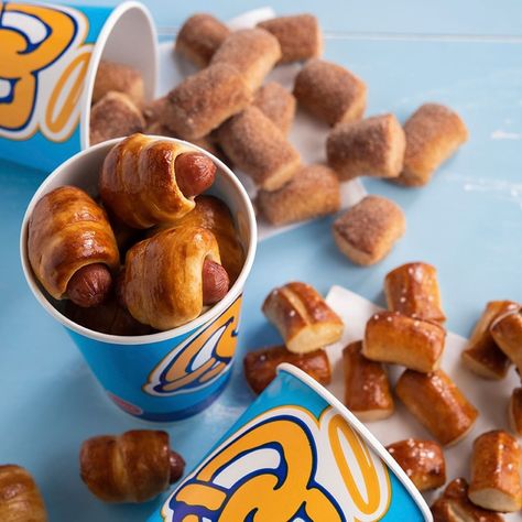 Auntie Anne's is hosting a Recline-to-Dine sweepstakes that will give one lucky pretzel-lover free pretzels for a year, and a brand new recliner chair to enjoy them in. Auntie Annes Pretzels, Auntie Annes, I Want Food, Usa Food, Delicacy Food, Healthy Lifestyle Food, School Food, Time To Eat, Dessert Drinks