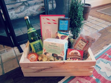 Easy Gifts With Trader Joe's Products Healthy Gift Basket, Work Secret Santa, Snack Gift Baskets, Simple Holiday Gifts, Gift Crates, Trader Joe's Products, Holiday Baskets, Holiday Gift Baskets, Snack Gift