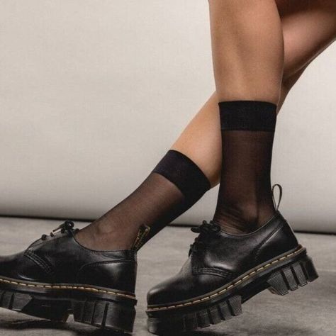 Black Leather Platform Boots, Audrick Dr Martens Outfit, Dr Martens 1461 Outfit Women, 1461 Dr Martens Outfit, 1461 Dr Martens, Loafer Fits, Dr Martens Loafers, Grunge Fall Outfits, Dr Martens Audrick