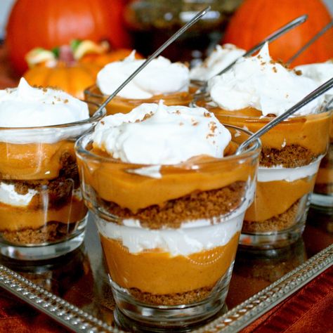 Here's a quick, easy, and beautiful dessert for your Fall entertaining: Pumpkin Pudding Parfaits! Gluten Free Pumpkin Cheesecake, Pumpkin Parfait, Cheesecake Parfait, Pumpkin Mousse, Pumpkin Pudding, Parfait Recipes, Pumpkin Treat, Everything Pumpkin, Pumpkin Everything