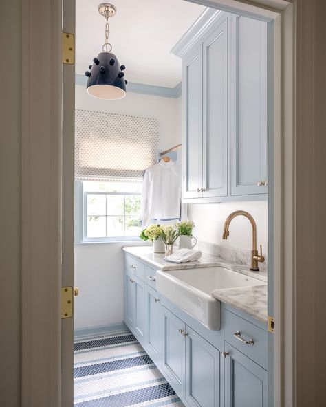 Transitional Laundry Room, Custom Dog Houses, Laundry Nook, Blue Laundry Rooms, Bathroom Tile Ideas, Laundry Room Ideas, Creative Bathroom, Patterned Floor Tiles, Blue Cabinets