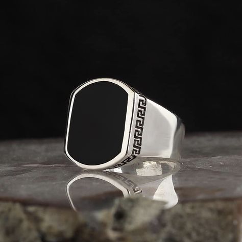 Simple Silver Rings, Silver Rings For Men, Mens Diamond Jewelry, Onyx Ring Men, Emerald Stone Rings, Mens Ring Designs, Mens Rings Fashion, Silver Rings Simple, Amethyst And Diamond Ring