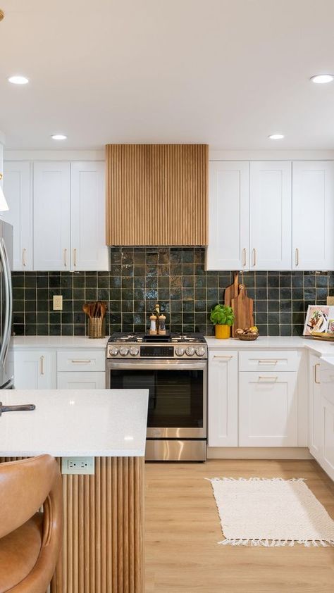 54 Statement Kitchen Hoods For A Wow Effect - DigsDigs Hgtv Help I Wrecked My House Kitchen, Jasmine Roth Kitchen, Jasmine Roth Design, Hgtv Help I Wrecked My House, Tropical Kitchen Decor, Jasmine Roth, Tropical Kitchen, Kitchen Range Hood, Timeless Kitchen