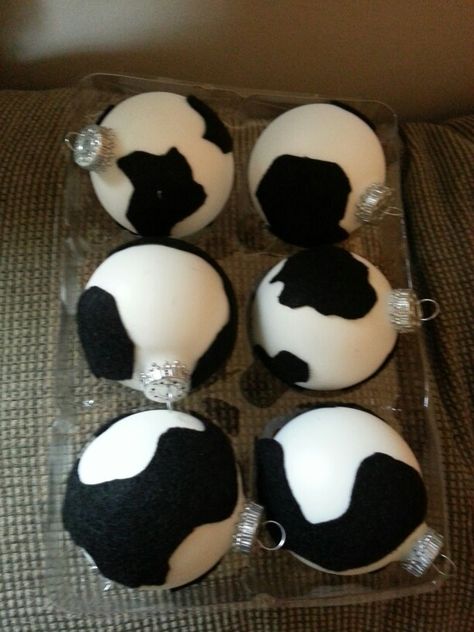 Cow Print Christmas Decorations Cowboy Christmas Tree Ideas, Western Christmas Tree Ornaments, Feathered Bob Hairstyles, Cow Print Christmas, Hairstyles For African American Women, Western Christmas Decorations, Ornaments Diy Kids, Cow Ornaments, Cow Christmas