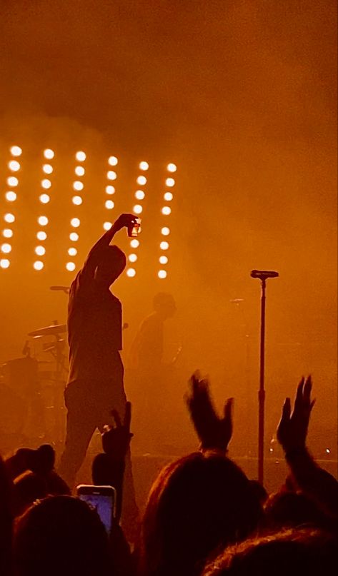 Orange Punk Rock Aesthetic, Yellow Concert Aesthetic, Orange Rock Aesthetic, Louis Tomlinson Orange Aesthetic, Orange Boy Aesthetic, Orange Music Aesthetic, Orange Aesthetic Music, Aesthetic Photo Orange, One Direction Orange