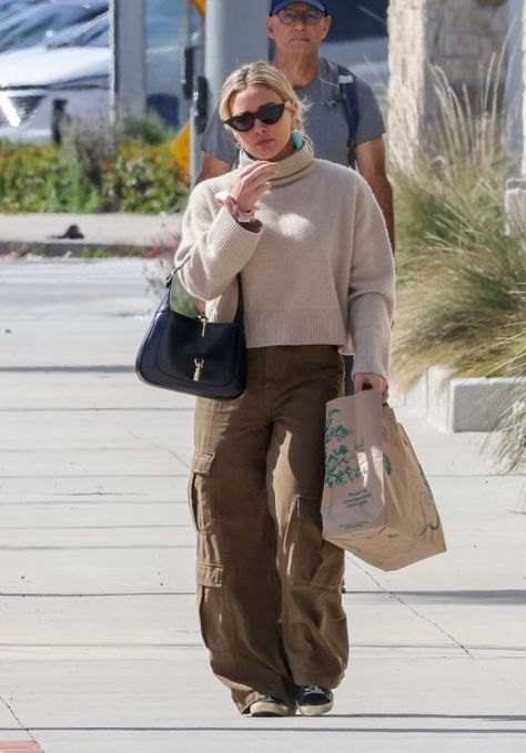 Hilary Duff Style, Celebrity Fashion Looks, Hillary Duff, Style 2023, Mommy Style, Famous Fashion, Faithfull The Brand, Hilary Duff, Style Crush