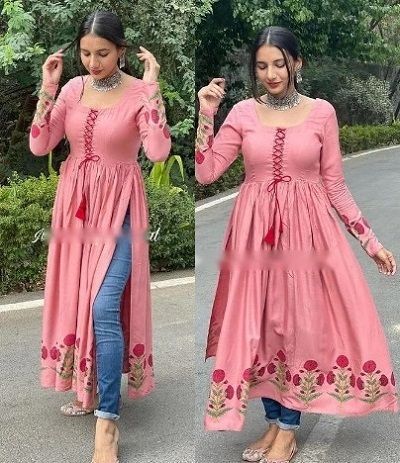 Long Kurti With Jeans, Kurti With Jeans, Anarkali Dress Pattern, Simple Kurta Designs, Designer Kurti Patterns, Simple Kurti Designs, Gaun Fashion, Long Kurti, Kurti Designs Latest