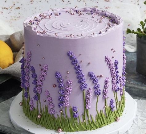 Tårta Design, Purple Cake, Desserts Cake, Cake Mini, Spring Cake, Simple Cake Designs, Mini Cakes Birthday, Creative Cake Decorating, Cake Decorating Ideas