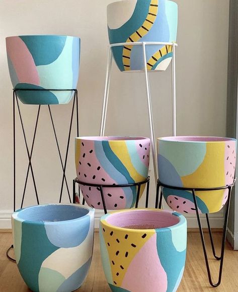 Easy and unique painting ideas for flower pots Tools and materials needed Tips for long-lasting designs Don't forget to like, comment, and subscribe for more DIY art and gardening ideas!  #FlowerPotPainting #DIYProjects #GardenDecor #CreativePainting  Tags #FlowerPotDesigns #PaintingIdeas #DIYHomeDecor #Crafting #ArtAndCraft #DIYArtProjects #HandmadeDecor #GardenInspiration #PotPaintingTutorial #PlantLovers Ideas For Flower Pots, Flower Pots Painting, Unique Painting Ideas, Pots Painting, Terra Cotta Pot Crafts Diy, Plant Pot Design, Diy Pottery Painting, Flower Pot Art, Pot Design