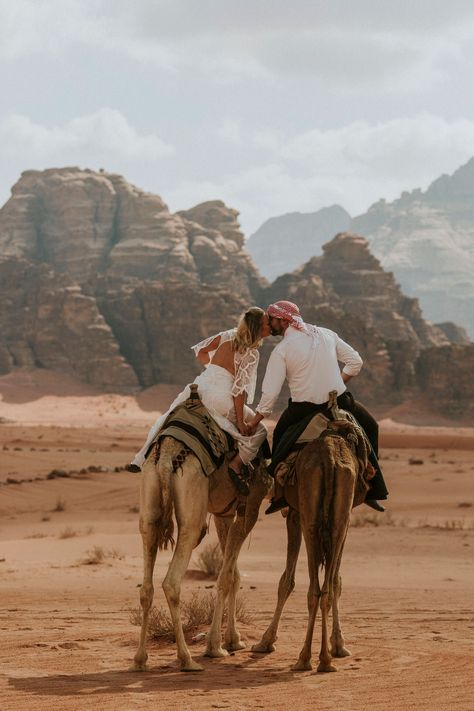 Wadi Rum Wedding, Desert Pictures Ideas, Desert Photo Ideas, Dubai Picture Ideas, Dunes Photoshoot, Desert Photoshoot Ideas, Dubai Photoshoot, Wadi Rum Jordan, Desert Photoshoot